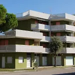 Homely With Terrace In - Beahost Апартаменты Бибионе