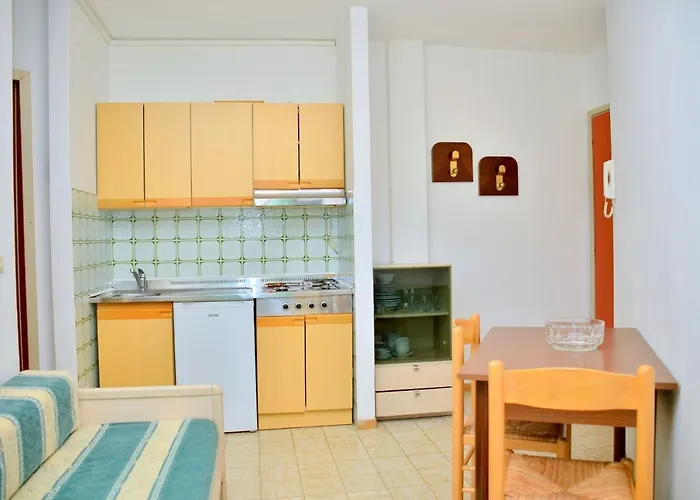 Apartament Homely With Terrace In - Beahost *