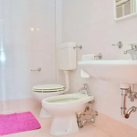 Apartmán Homely With Terrace In - Beahost