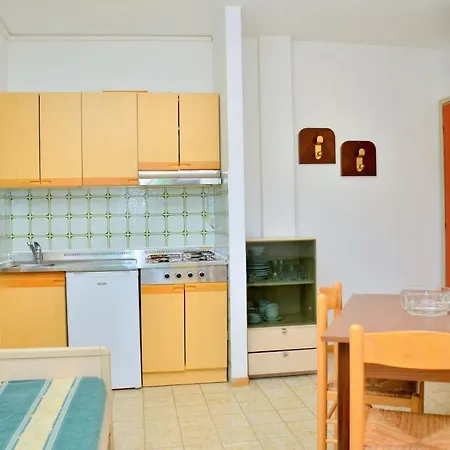 Apartamento Homely With Terrace In - Beahost *