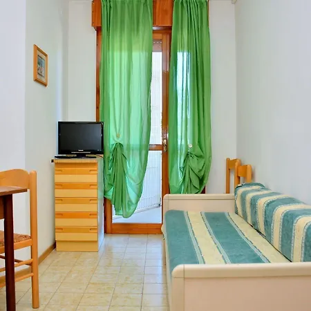 Homely With Terrace In - Beahost דירה ביביונה