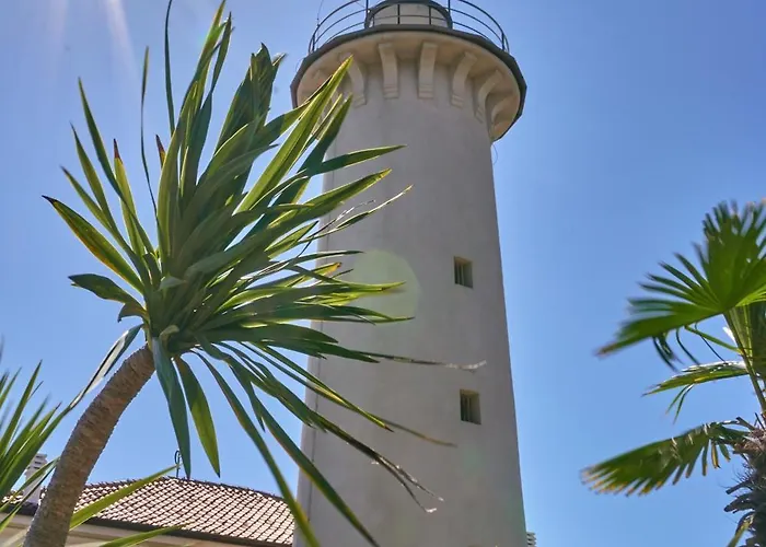 Lejlighed Homely With Terrace In - Beahost